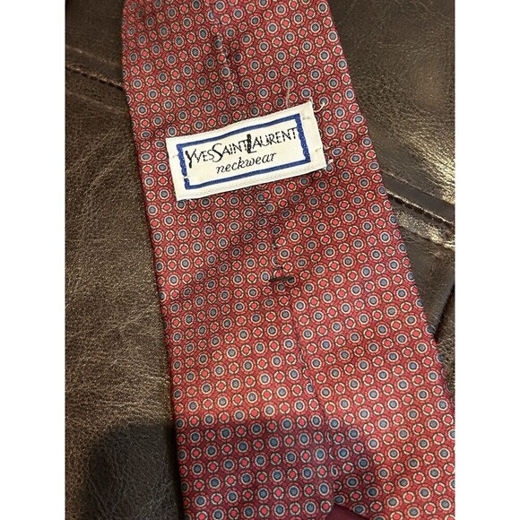 Yves Saint Laurent 58” 100% Silk Woven Red Men’s Neck Tie - Picture 5 of 6